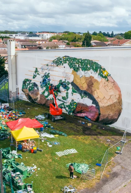 Conviés par Nadau Architecture, Milmurs a eu le privilège de produire la première édition du festival international d'art mural de la ville de Bègles.