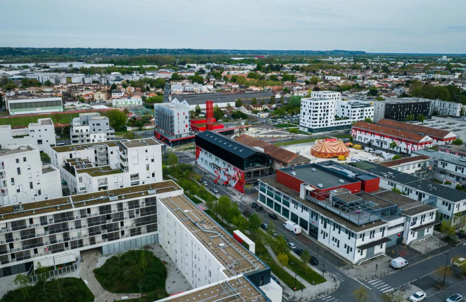 Conviés par Nadau Architecture, Milmurs a eu le privilège de produire la première édition du festival international d'art mural de la ville de Bègles.